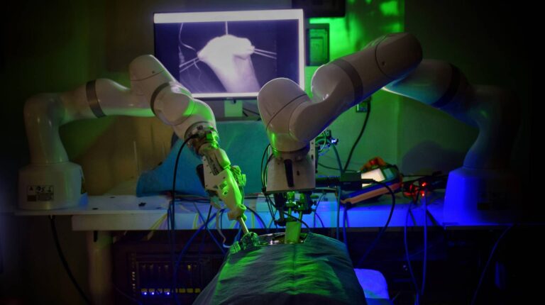 Přečtete si více ze článku Robot poprvé provedl laparoskopickou operaci bez pomoci člověka