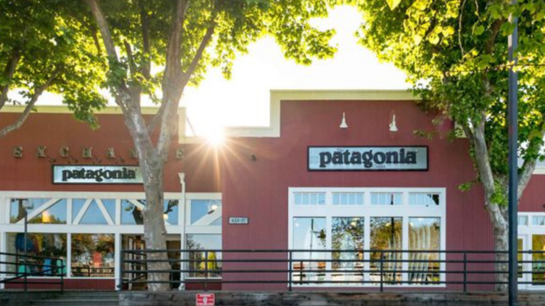 Přečtete si více ze článku Značka Patagonia nyní patří Zemi. Její zakladatel se jí vzdal ve prospěch přírody