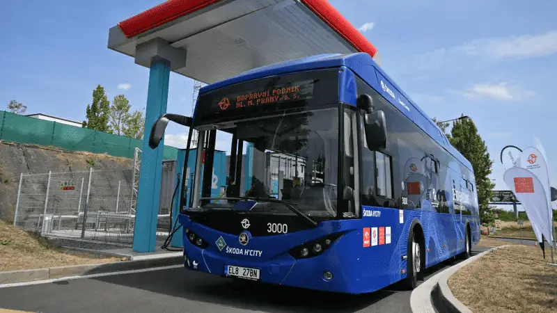 Přečtete si více ze článku Po Praze začne jezdit první vodíkový autobus MHD
